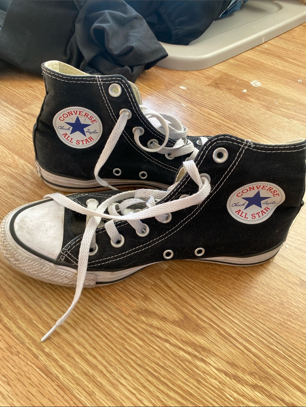 Converse Black & White womens High-Top Sneakers with Red Logo Star